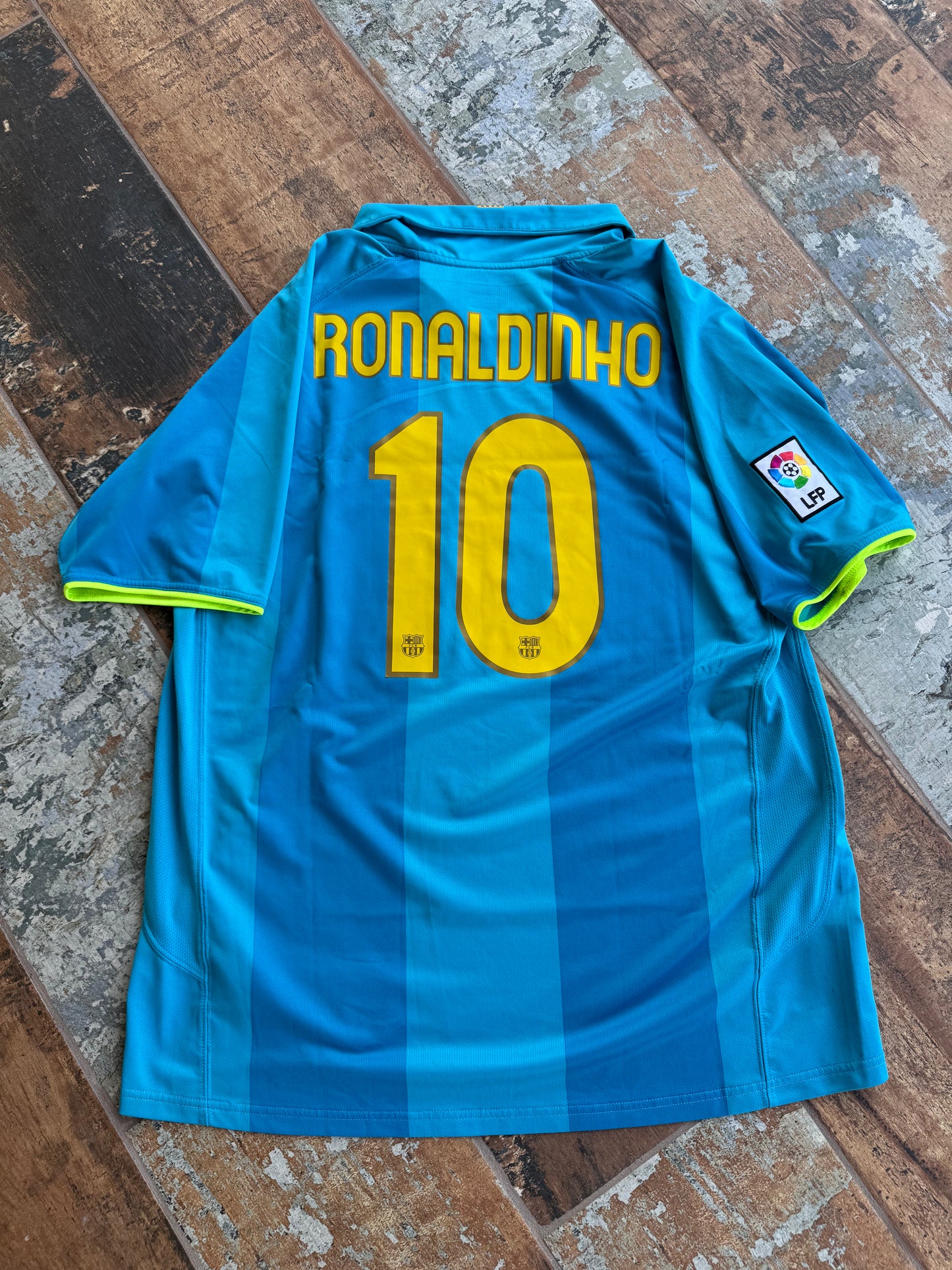 Nike Barcelona 2007/08 Away Soccer Jersey Ronaldinho XL